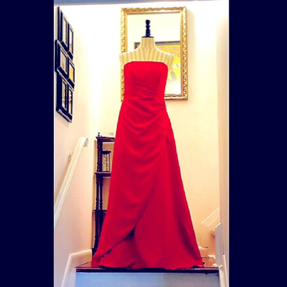 David’s Bridal Strapless Dress ♥️Bridesmaid